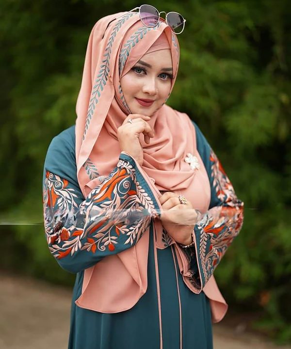 Embroidery Abaya - Image 5